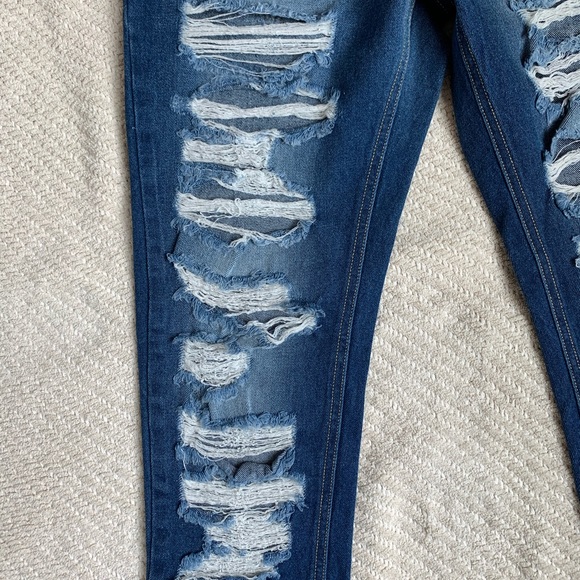 🦋 CELLO DISTRESSED CROPPED JEANS - Picture 3 of 7